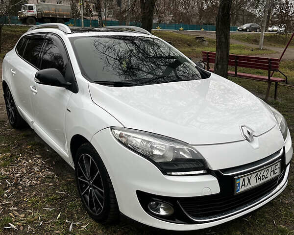 Белый Рено Меган, объемом двигателя 1.6 л и пробегом 237 тыс. км за 7800 $, фото 1 на Automoto.ua