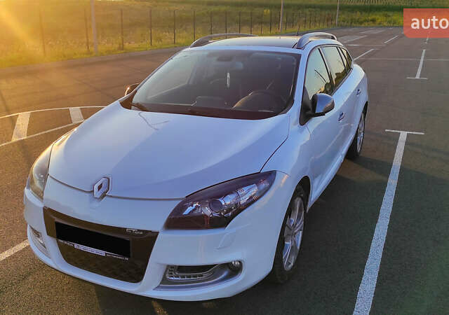 Белый Рено Меган, объемом двигателя 1.5 л и пробегом 198 тыс. км за 10000 $, фото 1 на Automoto.ua