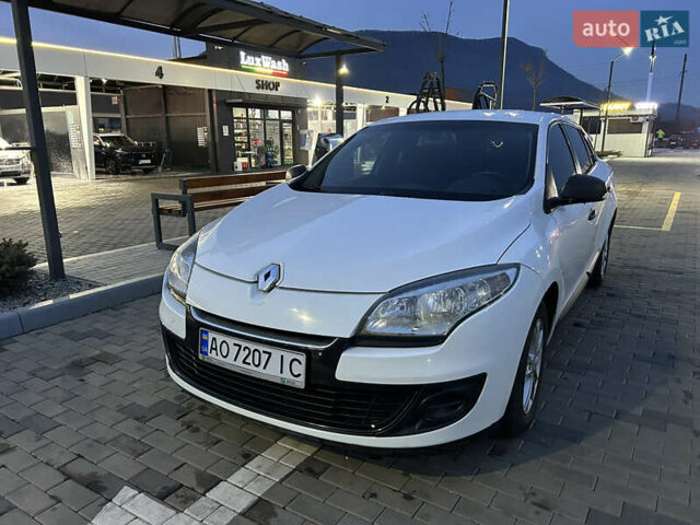 Білий Рено Меган, об'ємом двигуна 1.46 л та пробігом 304 тис. км за 6499 $, фото 1 на Automoto.ua