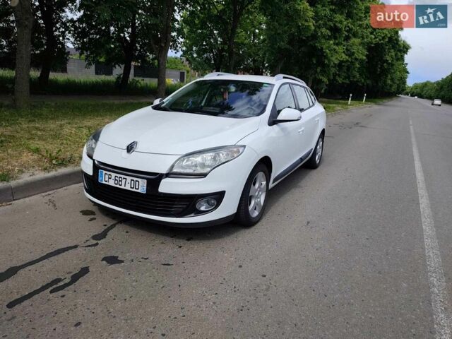 Белый Рено Меган, объемом двигателя 1.5 л и пробегом 207 тыс. км за 7900 $, фото 1 на Automoto.ua