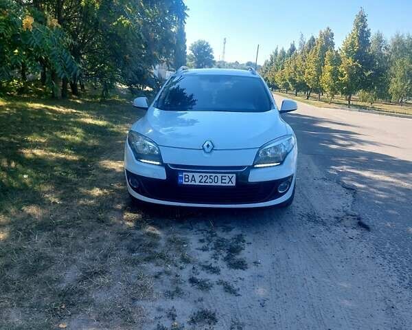 Белый Рено Меган, объемом двигателя 1.5 л и пробегом 265 тыс. км за 7800 $, фото 1 на Automoto.ua