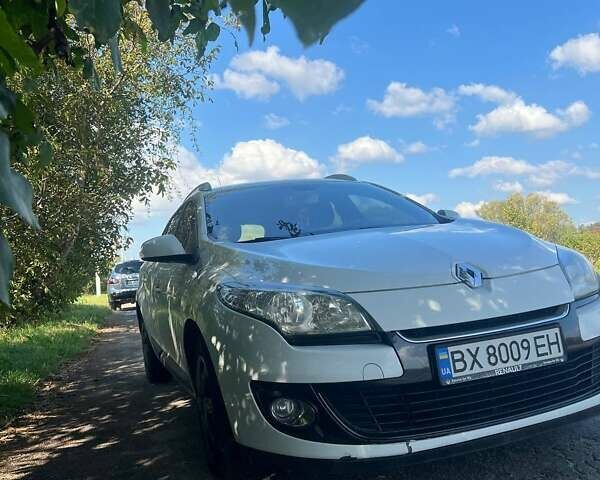 Білий Рено Меган, об'ємом двигуна 1.46 л та пробігом 255 тис. км за 7400 $, фото 1 на Automoto.ua