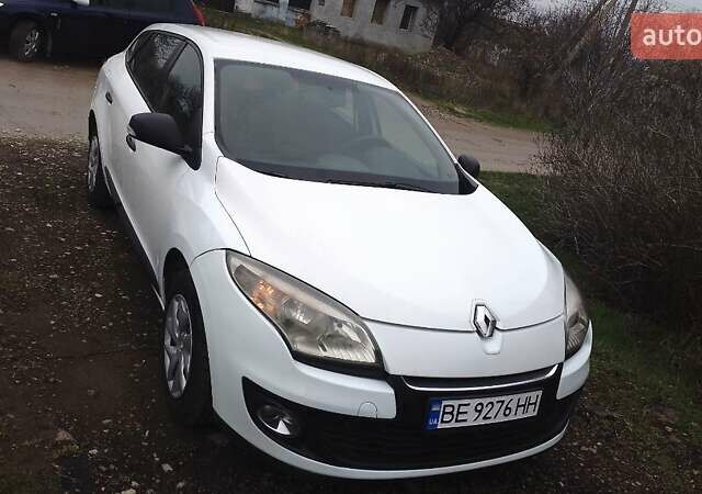Белый Рено Меган, объемом двигателя 1.46 л и пробегом 270 тыс. км за 6100 $, фото 1 на Automoto.ua