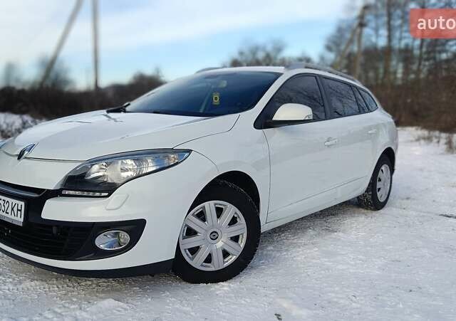 Белый Рено Меган, объемом двигателя 1.5 л и пробегом 223 тыс. км за 7950 $, фото 1 на Automoto.ua