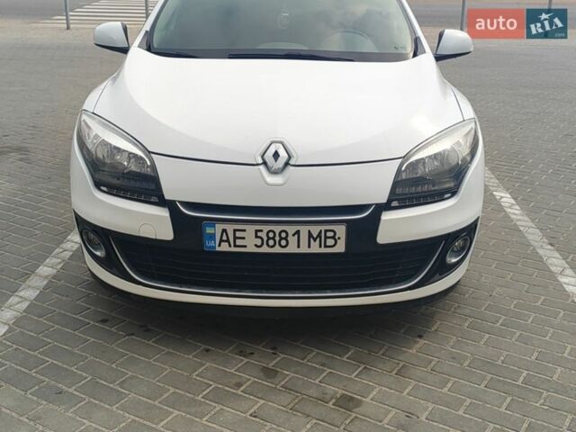 Белый Рено Меган, объемом двигателя 1.5 л и пробегом 189 тыс. км за 8200 $, фото 1 на Automoto.ua