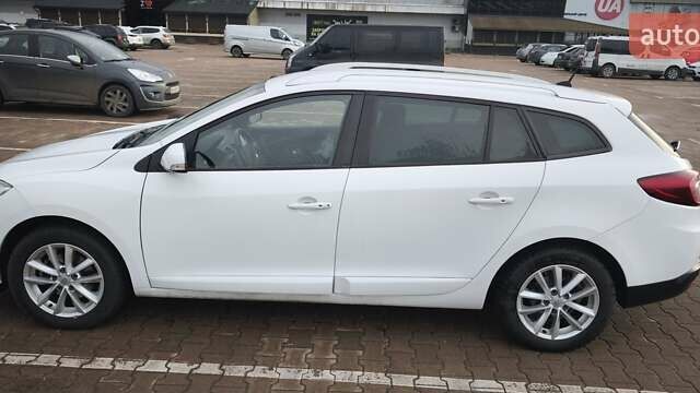 Белый Рено Меган, объемом двигателя 1.46 л и пробегом 280 тыс. км за 8500 $, фото 1 на Automoto.ua