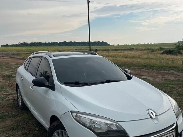 Білий Рено Меган, об'ємом двигуна 1.46 л та пробігом 290 тис. км за 7499 $, фото 1 на Automoto.ua