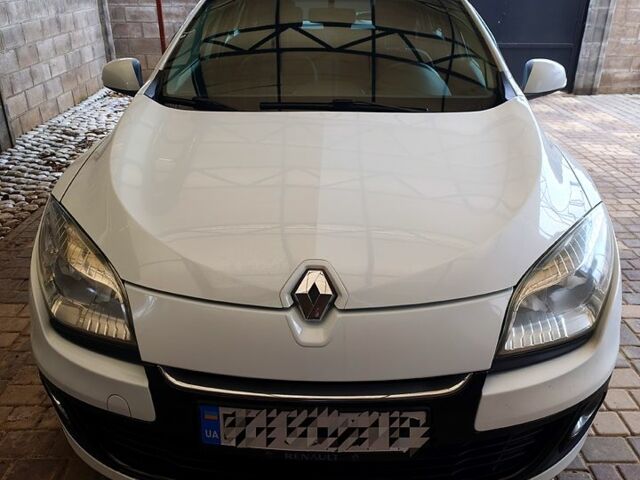 Белый Рено Меган, объемом двигателя 1.5 л и пробегом 269 тыс. км за 6700 $, фото 1 на Automoto.ua