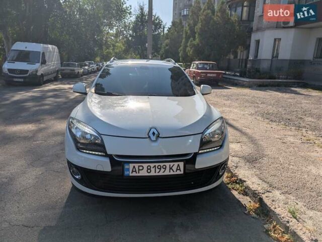 Білий Рено Меган, об'ємом двигуна 1.46 л та пробігом 249 тис. км за 7800 $, фото 1 на Automoto.ua