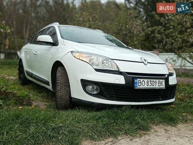 Белый Рено Меган, объемом двигателя 1.46 л и пробегом 260 тыс. км за 5799 $, фото 1 на Automoto.ua