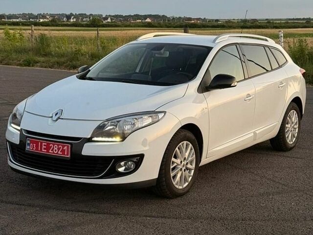 Білий Рено Меган, об'ємом двигуна 1.5 л та пробігом 237 тис. км за 8800 $, фото 1 на Automoto.ua
