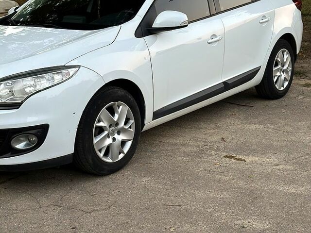 Белый Рено Меган, объемом двигателя 1.5 л и пробегом 235 тыс. км за 7200 $, фото 1 на Automoto.ua