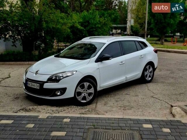 Белый Рено Меган, объемом двигателя 1.46 л и пробегом 250 тыс. км за 7700 $, фото 1 на Automoto.ua