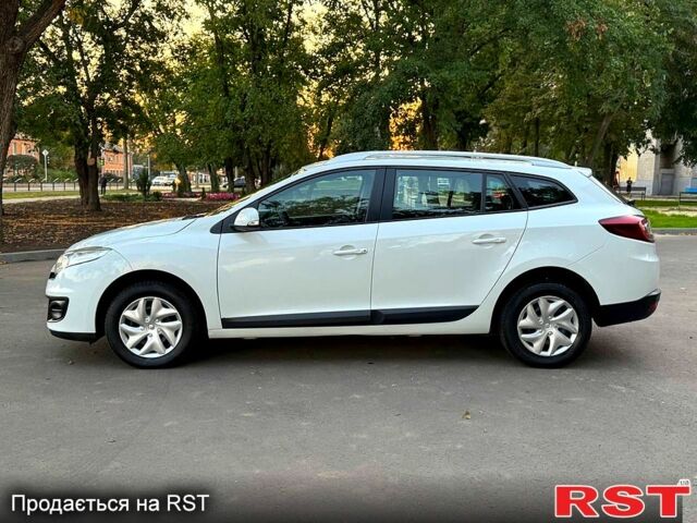 Белый Рено Меган, объемом двигателя 1.5 л и пробегом 258 тыс. км за 6999 $, фото 1 на Automoto.ua