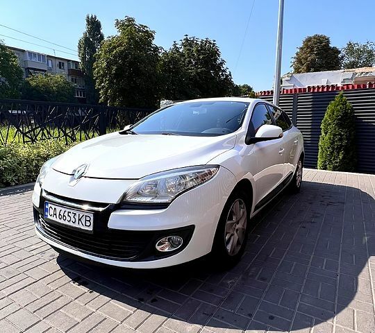 Белый Рено Меган, объемом двигателя 1.5 л и пробегом 265 тыс. км за 6950 $, фото 1 на Automoto.ua