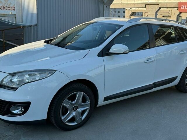 Белый Рено Меган, объемом двигателя 1.46 л и пробегом 228 тыс. км за 8700 $, фото 1 на Automoto.ua