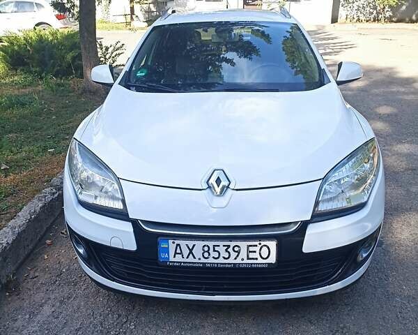 Білий Рено Меган, об'ємом двигуна 1.46 л та пробігом 185 тис. км за 7800 $, фото 1 на Automoto.ua