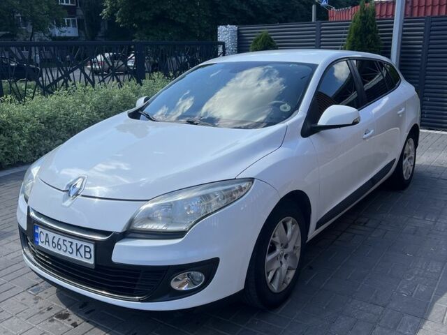 Белый Рено Меган, объемом двигателя 1.5 л и пробегом 300 тыс. км за 6700 $, фото 1 на Automoto.ua