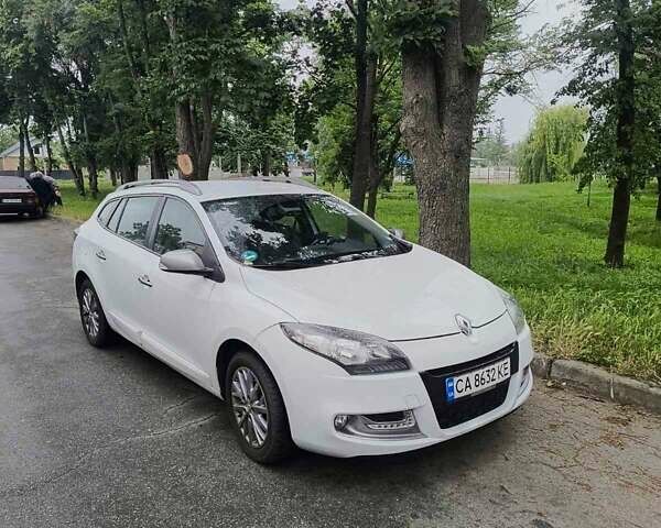 Белый Рено Меган, объемом двигателя 1.5 л и пробегом 210 тыс. км за 7300 $, фото 1 на Automoto.ua