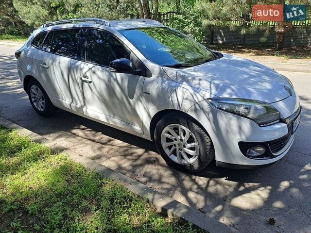 Белый Рено Меган, объемом двигателя 1.46 л и пробегом 241 тыс. км за 7500 $, фото 1 на Automoto.ua