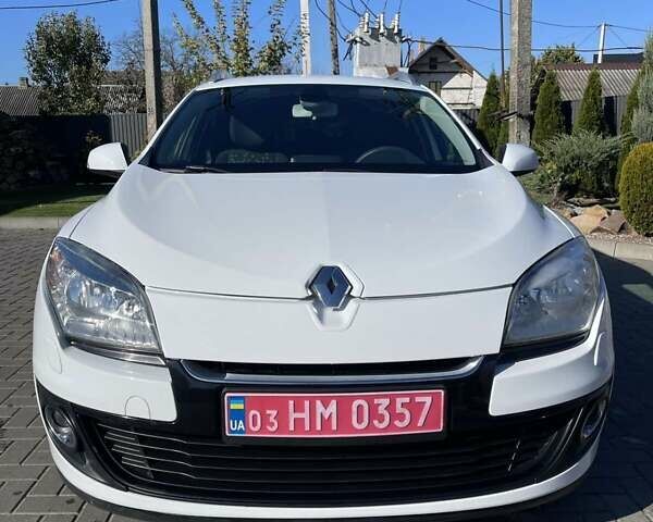 Белый Рено Меган, объемом двигателя 1.5 л и пробегом 220 тыс. км за 7700 $, фото 1 на Automoto.ua