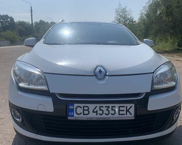 Белый Рено Меган, объемом двигателя 1.46 л и пробегом 250 тыс. км за 7600 $, фото 1 на Automoto.ua