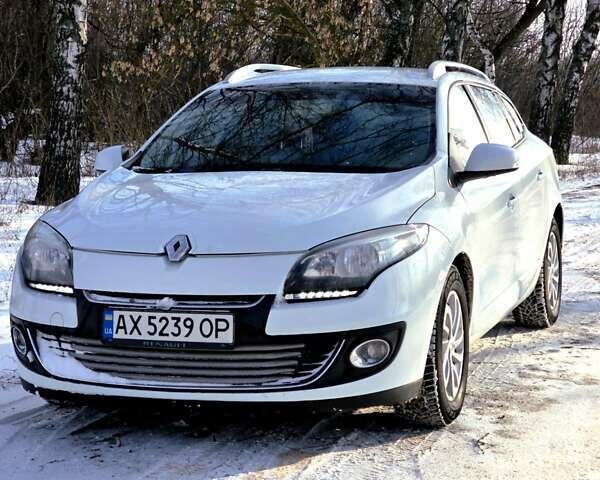 Білий Рено Меган, об'ємом двигуна 1.46 л та пробігом 242 тис. км за 8499 $, фото 1 на Automoto.ua