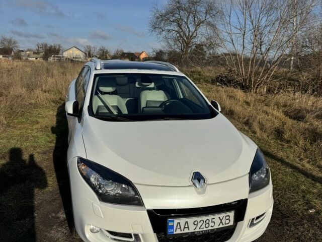 Белый Рено Меган, объемом двигателя 1.5 л и пробегом 260 тыс. км за 4800 $, фото 1 на Automoto.ua
