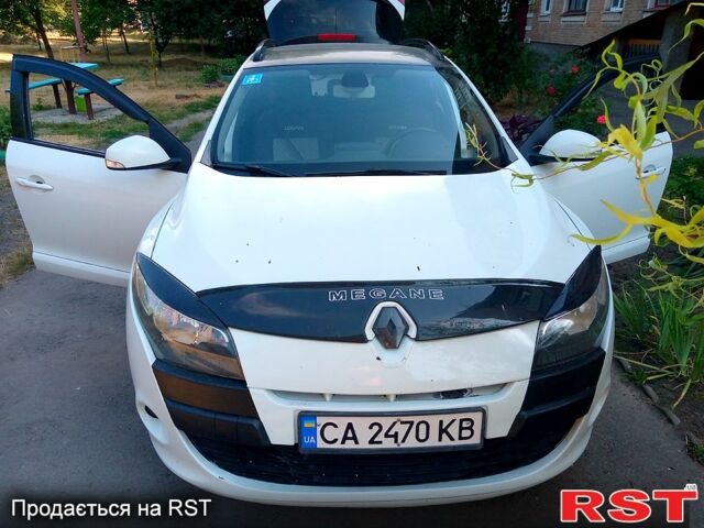 Белый Рено Меган, объемом двигателя 1.5 л и пробегом 332 тыс. км за 7400 $, фото 1 на Automoto.ua
