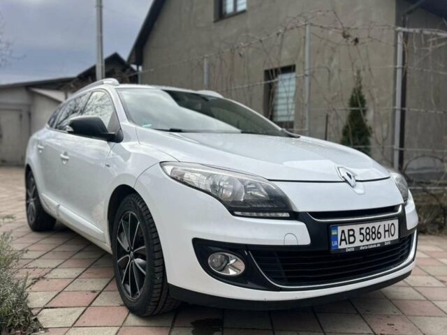 Белый Рено Меган, объемом двигателя 1.6 л и пробегом 245 тыс. км за 8200 $, фото 1 на Automoto.ua