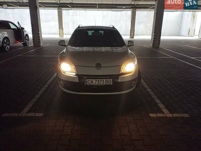 Білий Рено Меган, об'ємом двигуна 1.5 л та пробігом 300 тис. км за 7100 $, фото 1 на Automoto.ua