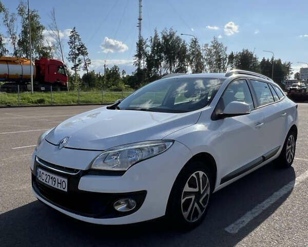 Белый Рено Меган, объемом двигателя 1.5 л и пробегом 250 тыс. км за 7600 $, фото 1 на Automoto.ua