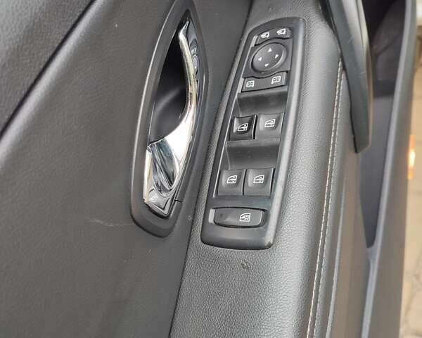 Рено Меган 2013 в Буче на Automoto.ua Белый Рено Меган, объемом двигателя 1.46 л и пробегом 270 тыс. км за 7000 $, фото 1 на Automoto.ua