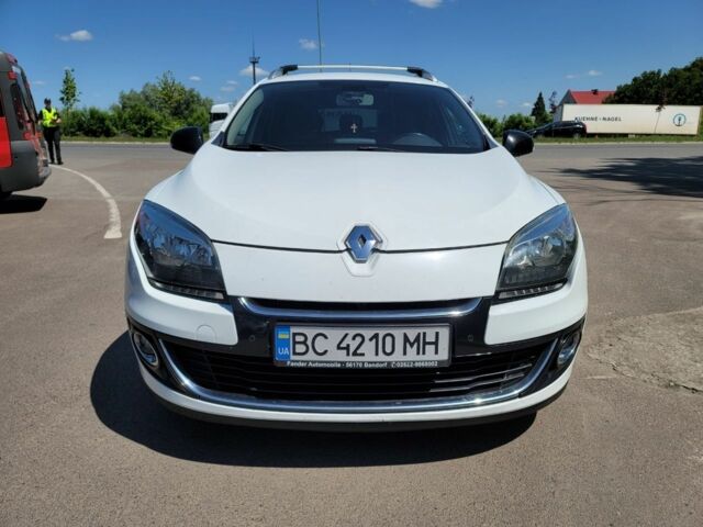 Белый Рено Меган, объемом двигателя 1.5 л и пробегом 338 тыс. км за 7800 $, фото 1 на Automoto.ua
