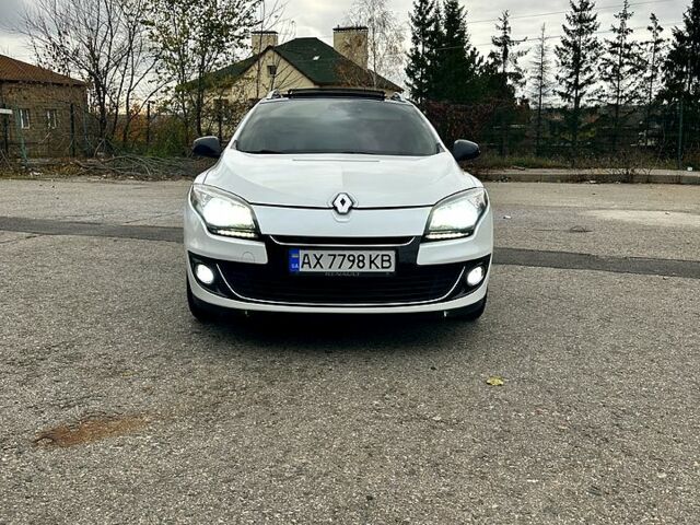 Белый Рено Меган, объемом двигателя 1.5 л и пробегом 286 тыс. км за 8800 $, фото 1 на Automoto.ua