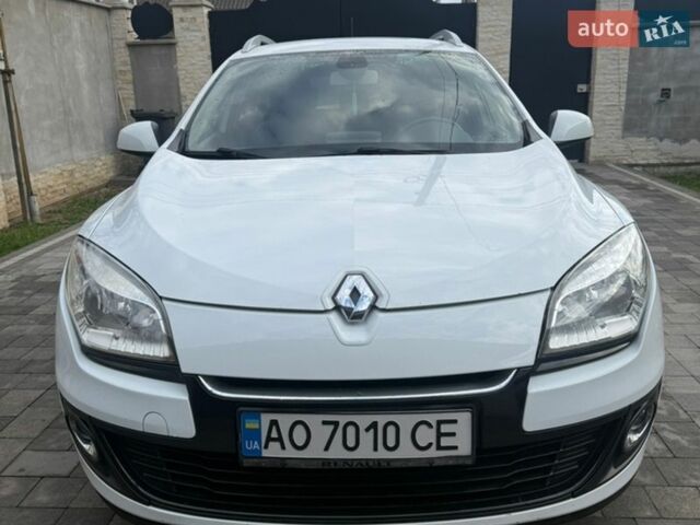 Белый Рено Меган, объемом двигателя 1.6 л и пробегом 267 тыс. км за 6800 $, фото 1 на Automoto.ua