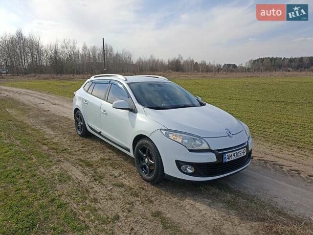 Белый Рено Меган, объемом двигателя 1.46 л и пробегом 340 тыс. км за 7900 $, фото 1 на Automoto.ua