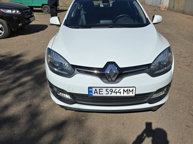 Белый Рено Меган, объемом двигателя 1.5 л и пробегом 148 тыс. км за 8800 $, фото 1 на Automoto.ua
