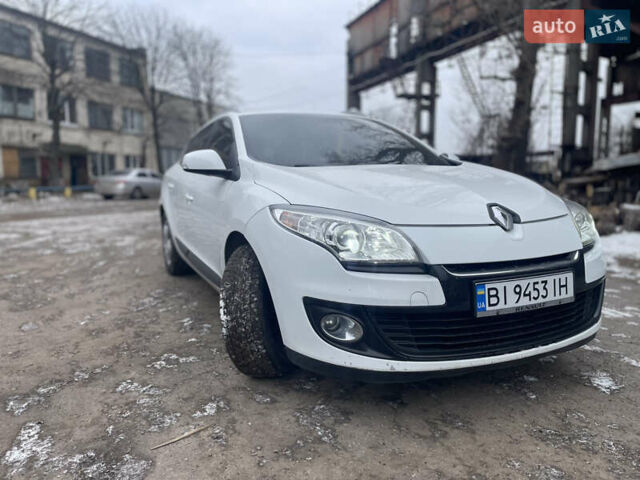 Белый Рено Меган, объемом двигателя 1.46 л и пробегом 187 тыс. км за 7200 $, фото 1 на Automoto.ua