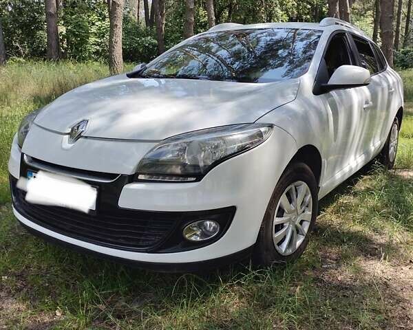 Белый Рено Меган, объемом двигателя 1.5 л и пробегом 230 тыс. км за 8900 $, фото 1 на Automoto.ua