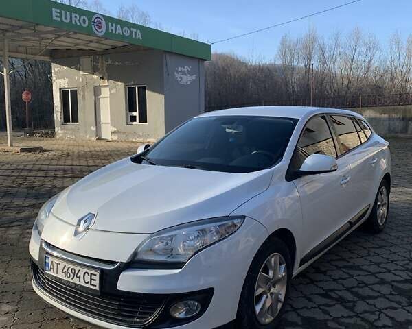Білий Рено Меган, об'ємом двигуна 1.5 л та пробігом 226 тис. км за 7700 $, фото 1 на Automoto.ua