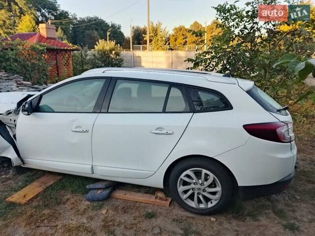 Белый Рено Меган, объемом двигателя 1.46 л и пробегом 267 тыс. км за 2600 $, фото 1 на Automoto.ua