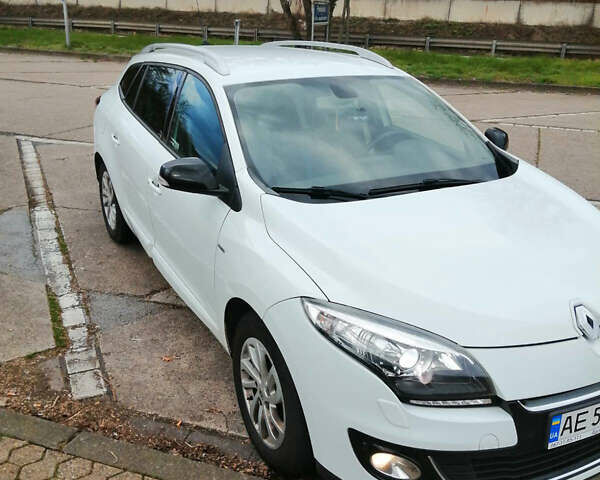 Белый Рено Меган, объемом двигателя 1.5 л и пробегом 216 тыс. км за 7500 $, фото 1 на Automoto.ua