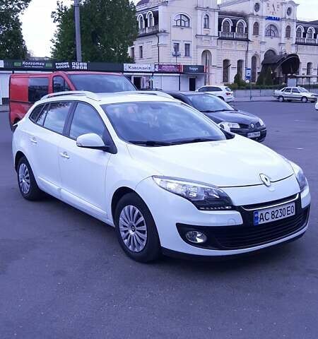 Белый Рено Меган, объемом двигателя 1.46 л и пробегом 180 тыс. км за 8900 $, фото 1 на Automoto.ua