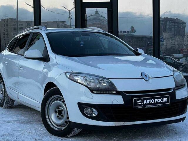 Білий Рено Меган, об'ємом двигуна 1.5 л та пробігом 300 тис. км за 8490 $, фото 1 на Automoto.ua