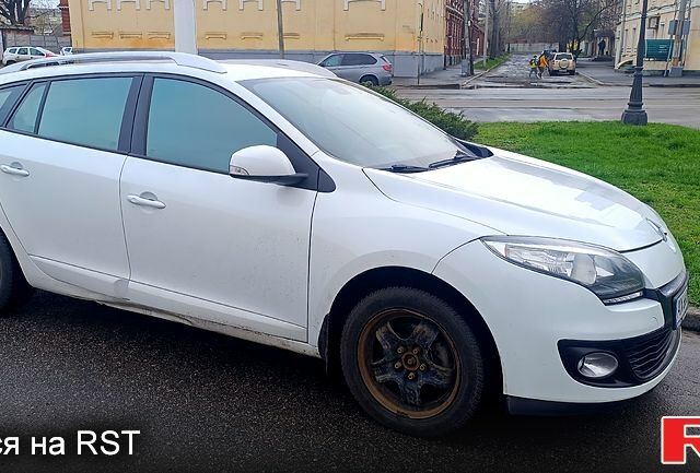 Белый Рено Меган, объемом двигателя 1.5 л и пробегом 250 тыс. км за 7200 $, фото 1 на Automoto.ua