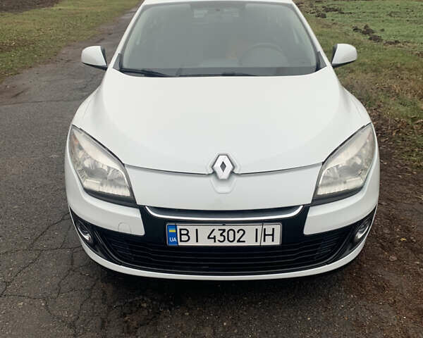 Білий Рено Меган, об'ємом двигуна 1.46 л та пробігом 379 тис. км за 7800 $, фото 1 на Automoto.ua