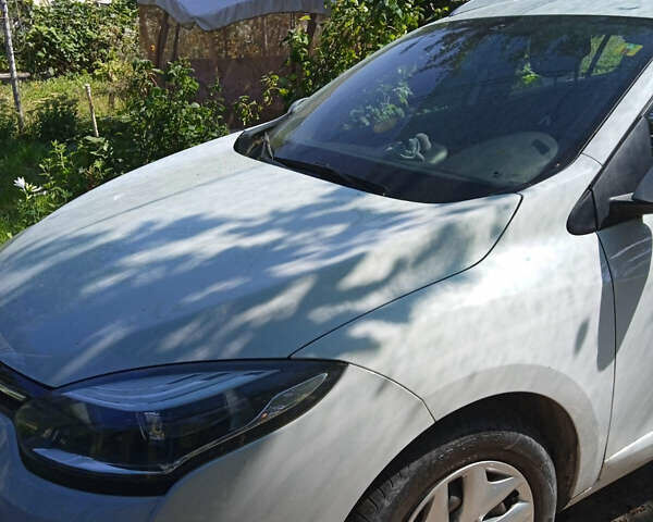 Белый Рено Меган, объемом двигателя 1.5 л и пробегом 196 тыс. км за 8500 $, фото 1 на Automoto.ua