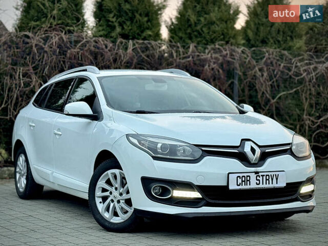 Білий Рено Меган, об'ємом двигуна 1.6 л та пробігом 227 тис. км за 7999 $, фото 1 на Automoto.ua