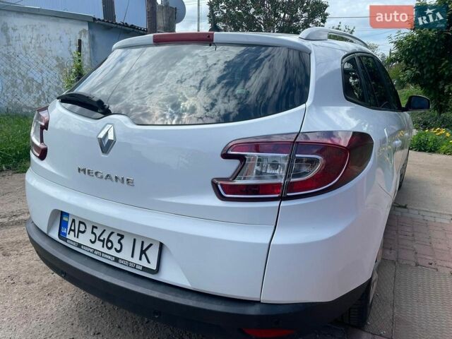 Білий Рено Меган, об'ємом двигуна 1.46 л та пробігом 279 тис. км за 7700 $, фото 1 на Automoto.ua